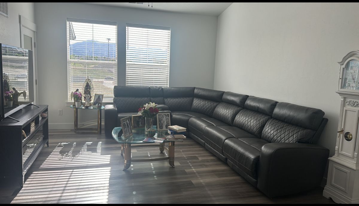 13584 S Hanley Ln in Riverton, UT - Building Photo