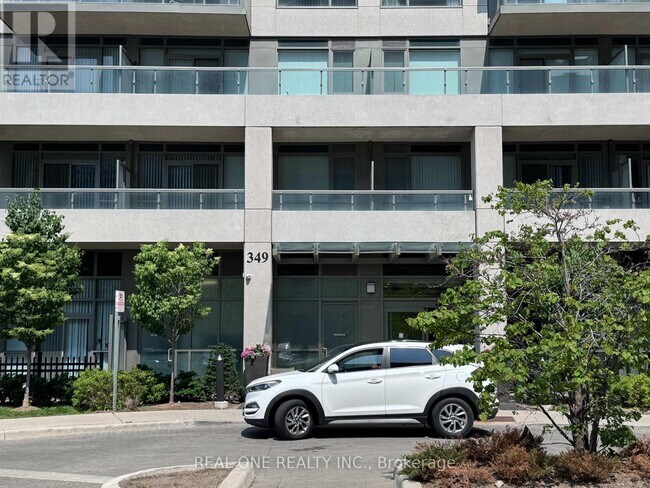 349-1349 Rathburn Rd W in Mississauga, ON - Building Photo - Building Photo