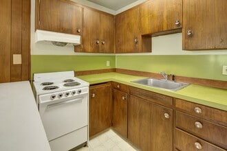 Country Lane in Anchorage, AK - Building Photo - Building Photo
