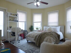8 Oswald St, Unit 1 in Boston, MA - Building Photo - Building Photo