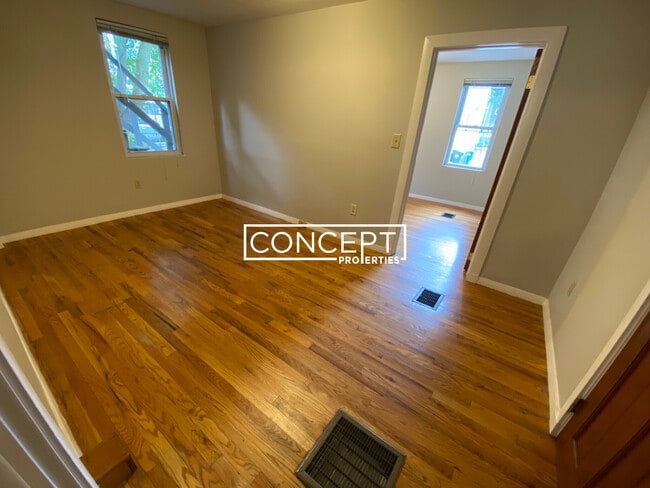 429 Franklin St, Unit 1R in Cambridge, MA - Foto de edificio - Building Photo