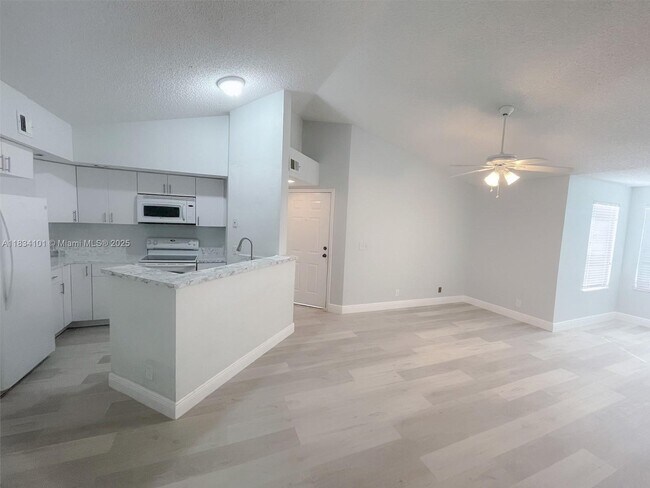 property at 3310 Pinewalk Dr N