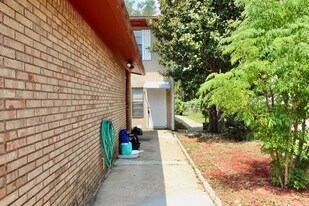 41 12th St in Shalimar, FL - Building Photo