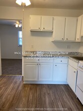 311 SE Grand Ave in Lee's Summit, MO - Foto de edificio - Building Photo