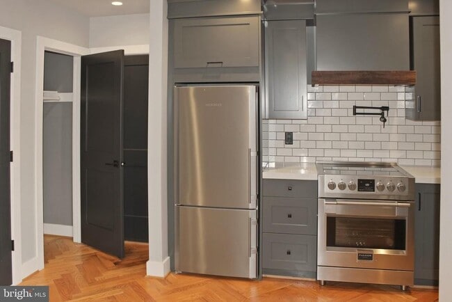 property at 1643 New Jersey Ave NW