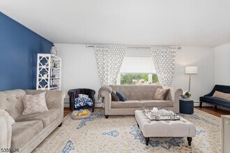 34 Meyerhoff Pl in Oradell, NJ - Building Photo - Building Photo