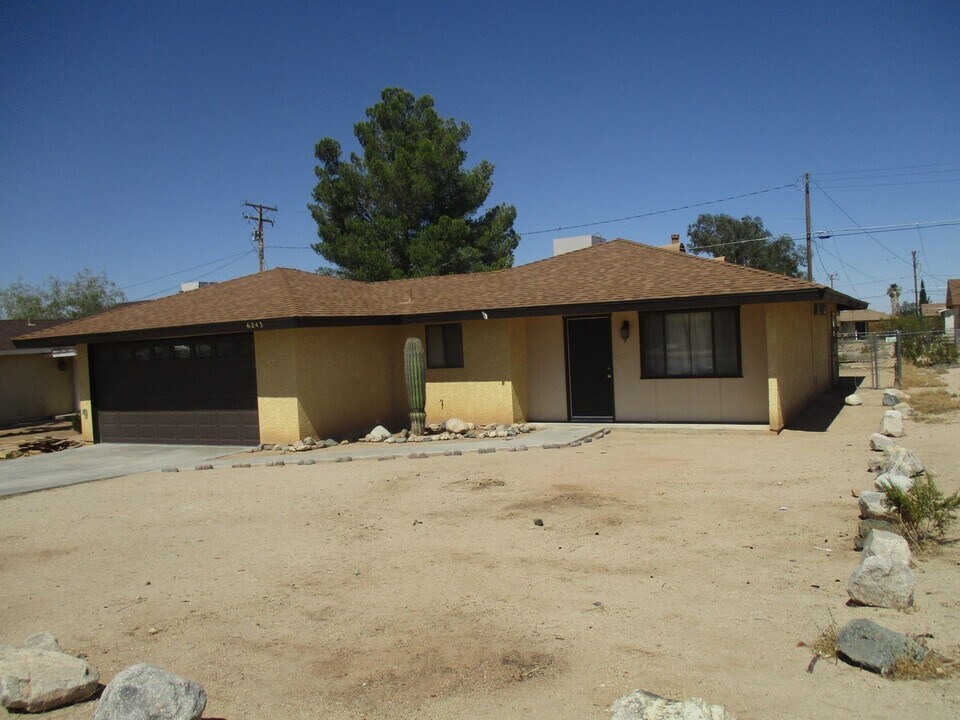 6243 Mojave Ave in Twentynine Palms, CA - Building Photo