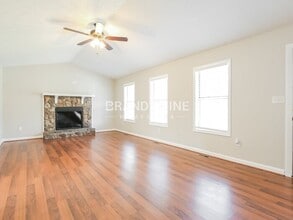 108 Park Ave E in Dallas, GA - Foto de edificio - Building Photo