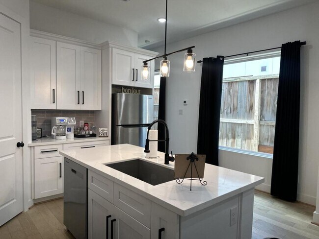 1711 Ruth St in Houston, TX - Building Photo - Building Photo