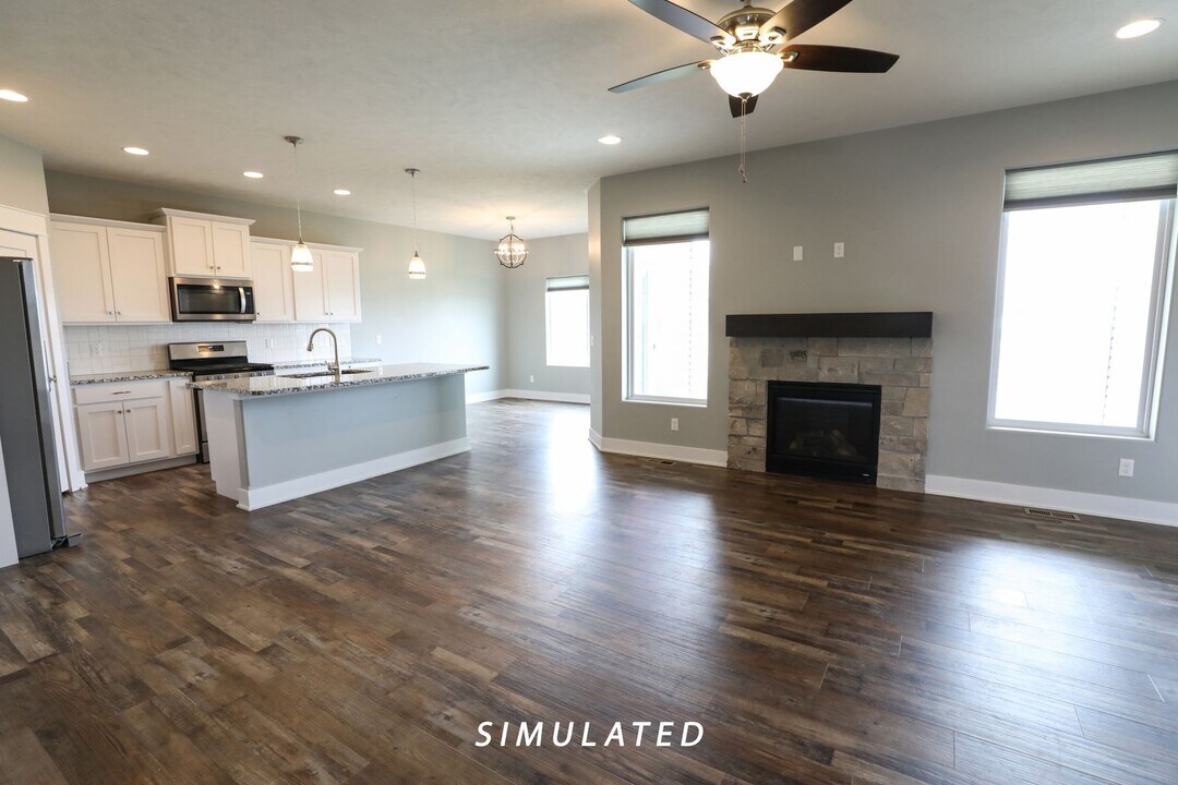 7818 Yankee Woods Dr in Lincoln, NE - Building Photo