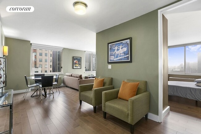 350 W 50th St in New York, NY - Foto de edificio - Building Photo