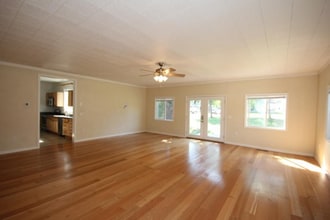225 Karrow Ave in Whitefish, MT - Building Photo - Building Photo