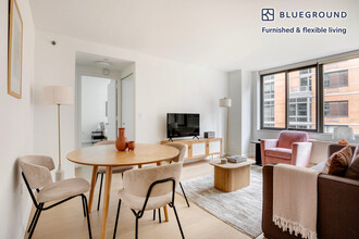 535 W 23rd St in New York, NY - Building Photo - Building Photo