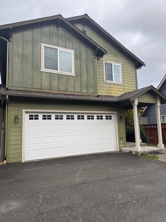 3303 182nd St NE in Arlington, WA - Building Photo