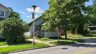 1023 18th Ave SE in Minneapolis, MN - Building Photo