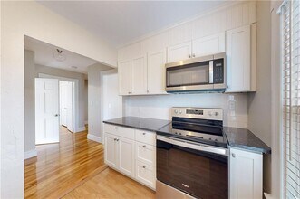 845 Main St in East Greenwich, RI - Building Photo - Building Photo