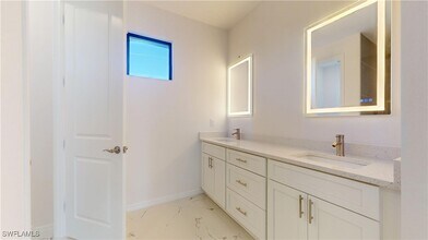 2310 NW 26th Pl in Cape Coral, FL - Building Photo - Building Photo