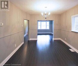 165 Barnesdale Ave N in Hamilton, ON - Building Photo - Building Photo