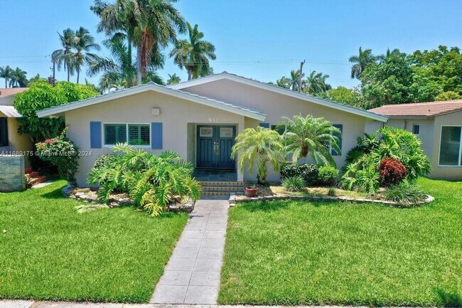 932 Polk St in Hollywood, FL - Building Photo - Building Photo