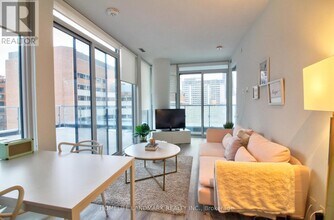 28 Wellesley St E in Toronto, ON - Building Photo - Building Photo