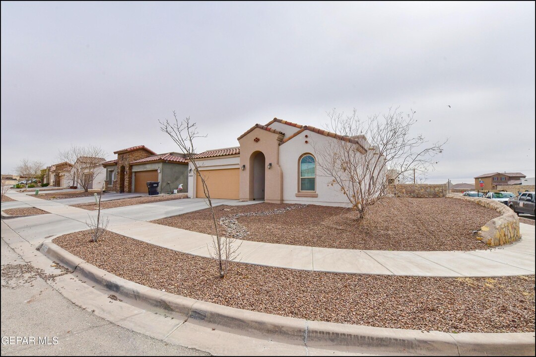 12422 Lanchester Dr in El Paso, TX - Building Photo