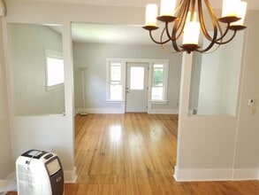 1144 Center St W, Unit #1 in Rochester, MN - Foto de edificio - Building Photo