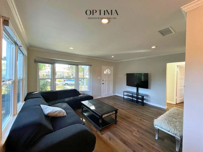 7049 Jamieson Ave in Los Angeles, CA - Building Photo - Building Photo