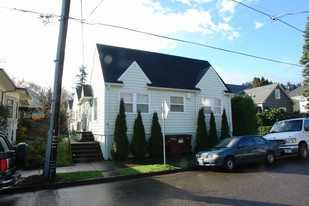 2524 NW Savier St in Portland, OR - Building Photo