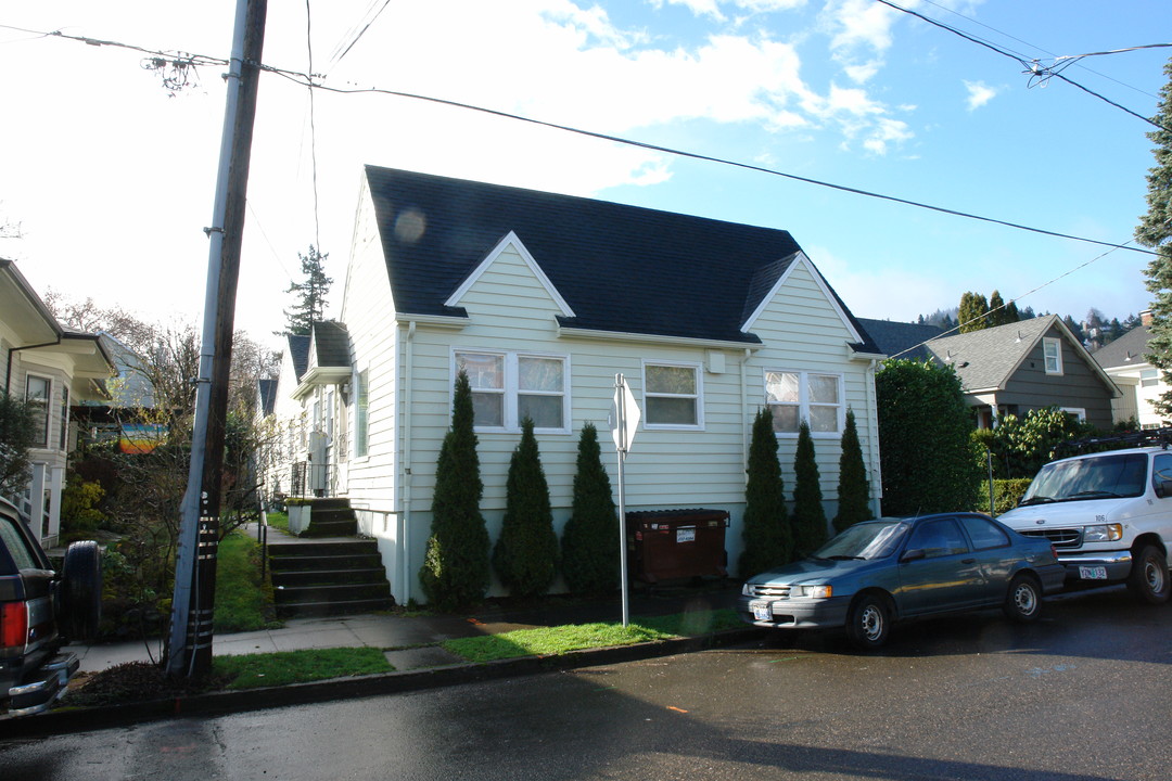 2524 NW Savier St in Portland, OR - Foto de edificio