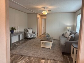 1213 Park Dr in Mt. Pleasant, MI - Building Photo