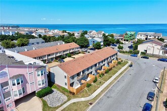 2300 Breakers Ct in Virginia Beach, VA - Building Photo - Building Photo