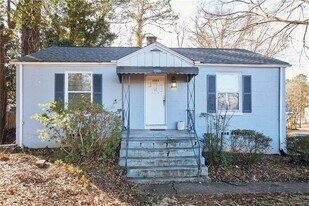 3323 Midway Rd in Decatur, GA - Building Photo