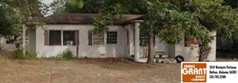 203 Moates St in Dothan, AL - Building Photo
