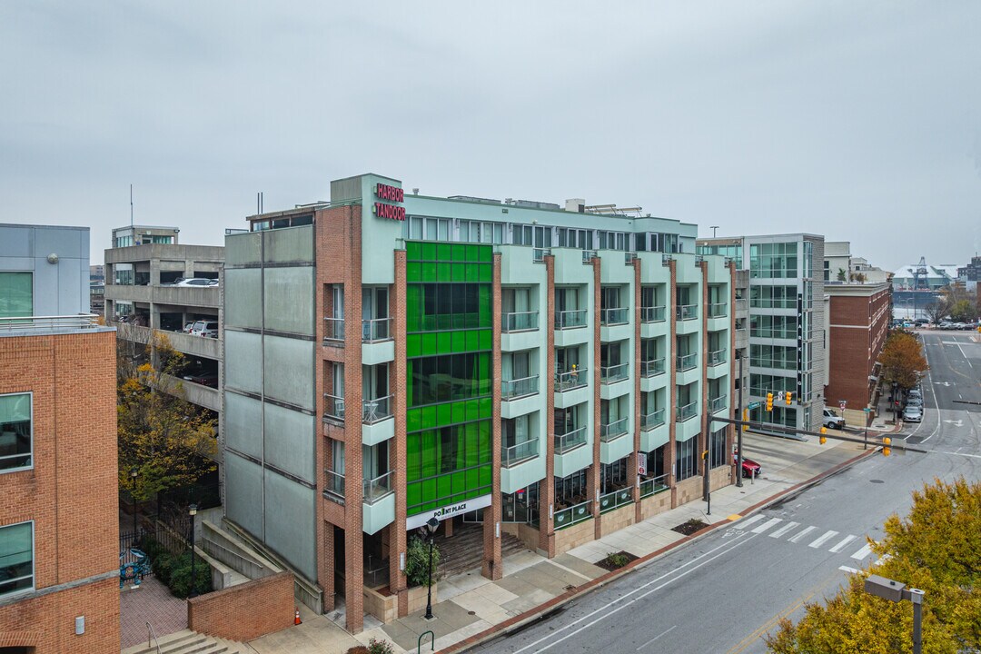 Point Place Residences in Baltimore, MD - Foto de edificio