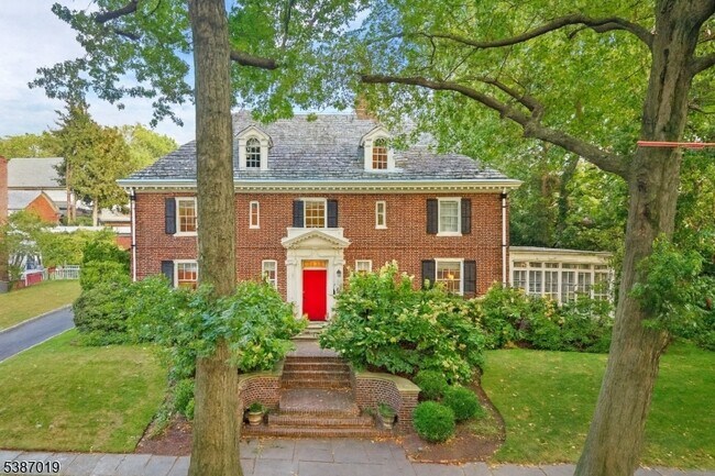 property at 655 Lake St