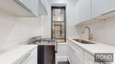 201 E 35th St in New York, NY - Building Photo - Building Photo