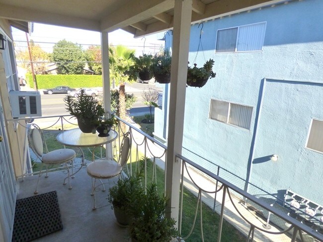 12200 Oxnard St in North Hollywood, CA - Building Photo - Building Photo