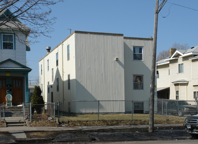 2104 Portland Ave S in Minneapolis, MN - Building Photo - Building Photo