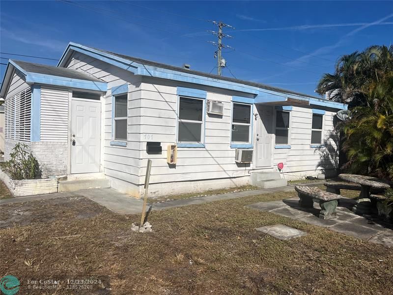 1955 Buchanan St in Hollywood, FL - Building Photo