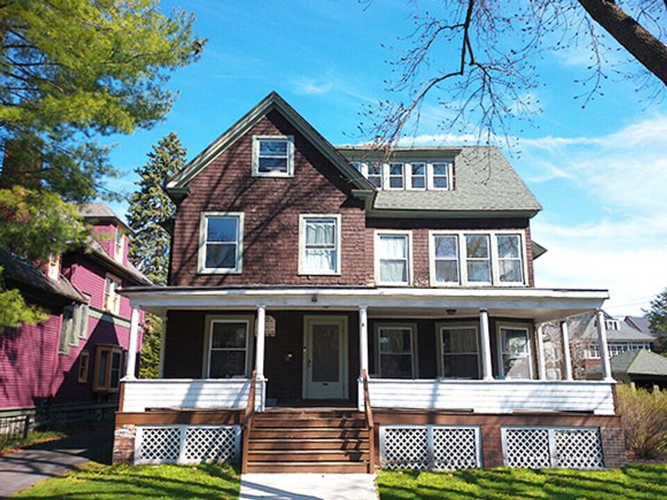 113 Concord Pl in Syracuse, NY - Building Photo