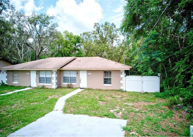 2011 Colmar Ave in Sebring, FL - Foto de edificio