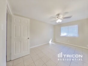 1718 Kingston Dr in Lewisville, TX - Foto de edificio - Building Photo