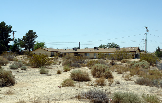 15757 Olalee Rd in Apple Valley, CA - Building Photo - Building Photo