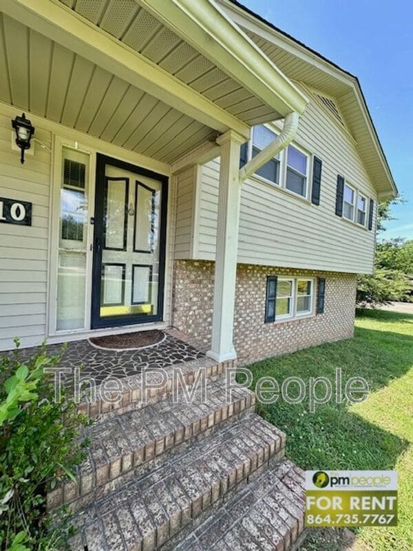 110 Kathryn Dr in Easley, SC - Building Photo - Building Photo