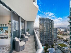 801 S Miami Ave, Unit 3706 in Miami, FL - Building Photo