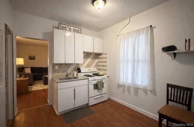 8 Vermont St in Long Beach, NY - Building Photo - Building Photo