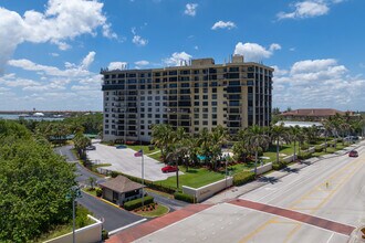 Sea Pointe Towers in Fort Pierce, FL - Building Photo - Building Photo