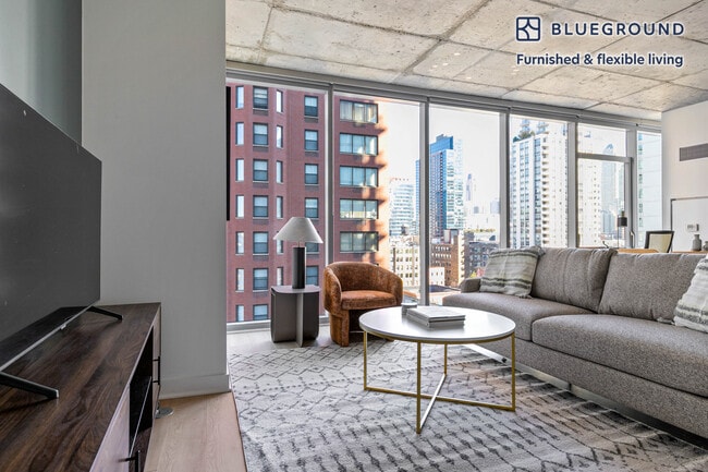 311 W Illinois St, Unit SI FL8-ID817