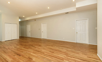 835 N Damen Ave, Unit 2nd floor in Chicago, IL - Foto de edificio - Building Photo