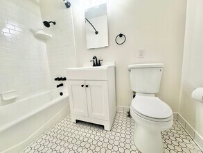 2249 Merton Ave in Los Angeles, CA - Building Photo - Building Photo